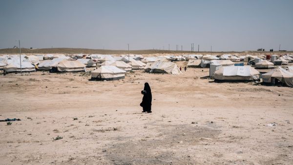 الطائرات التركية تقصف مواقع في عين عسى على عمق 50 كيلومترا داخل سوريا