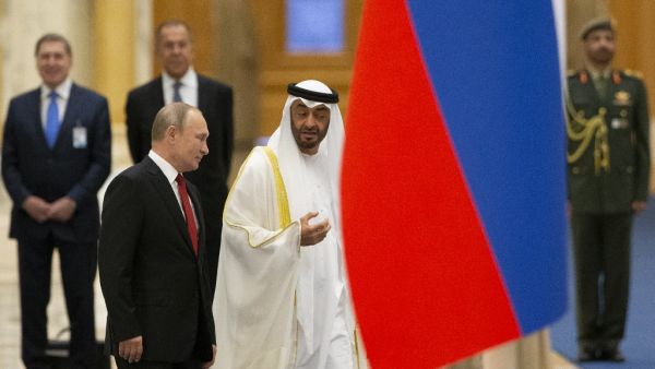 Russian President Vladimir Putin and Abu Dhabi Crown Prince Mohammed bin Zayed al-Nahyan attend the official welcome ceremony in Abu Dhabi, United Arab Emirates, on October 15, 2019. (Alexander Zemlianichenko / POOL / AFP)