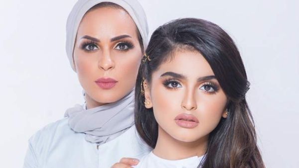 حلا الترك ووالدتها منى السابر