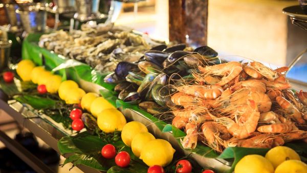 Anantara Eastern Mangroves Pool Deck BBQ Night Anantara Eastern Mangroves Pool Deck BBQ Night