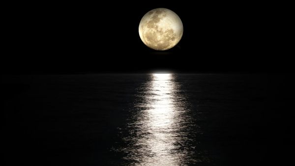 هذه الأبراج ستتأثر بقمر ليلة الـ 13 