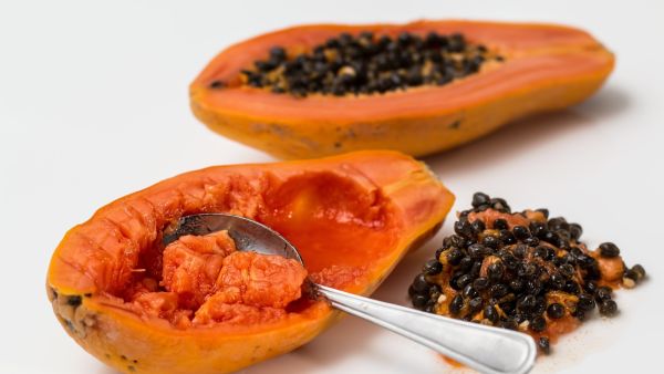 اصنعيه بنفسك: خلطة البابايا والعسل لتفتيح البشرة
