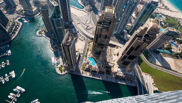 Dubai skyscrapers from above (Shutterstock)	