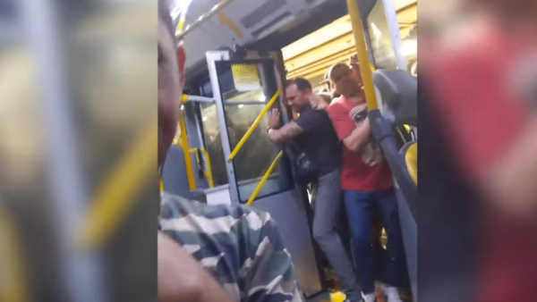 Telemarketer Daniel Da Paixao, 26, from Rio de Janeiro, was travelling to work on the subway recently when he witnessed the jaw-dropping scene. (Video Screenshot/ YouTube)