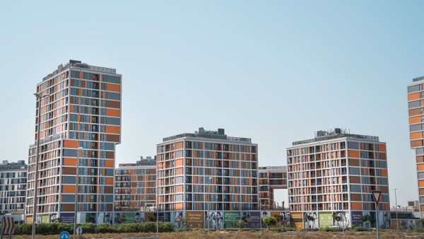 Deyaar begins handover of Midtown’s Afnan District Deyaar begins handover of Midtown’s Afnan District