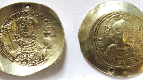 Gold Byzantine coins  (Twitter)