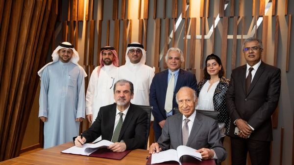 Key Representatives from Seef Properties and Al Jazeera Group Key Representatives from Seef Properties and Al Jazeera Group
