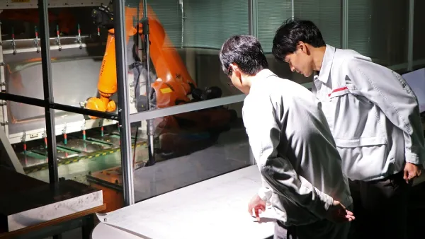 Nissan Teaches Robots to Make Replacement Parts for Cars