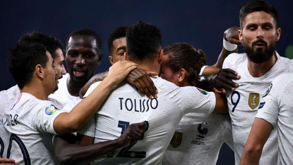 فرنسا تتجاوز عقبة ألبانيا