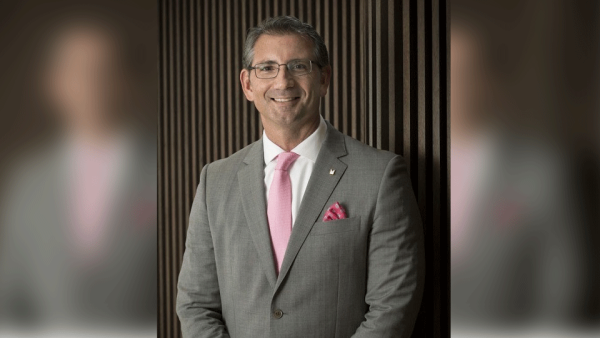 مانويل جارسيا، المدير العام في فندق ميلينيوم بلايس ماريناManuel Garcia, General Manager, Millennium Place Marina مانويل جارسيا، المدير العام في فندق ميلينيوم بلايس مارينا