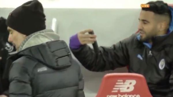 محرز يستعرض الهدف