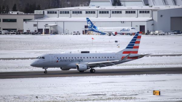An American Eagle Embraer ERJ175 (Shutterstock/ File Photo)