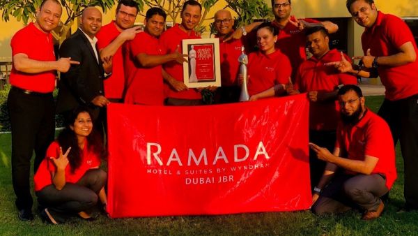 خلال الحدث فندق وأجنحة رمادا من ويندام دبي جميرا بيتش ريزيدنس يفوز بجائزة أفضل فندق مناسب للعائلات
