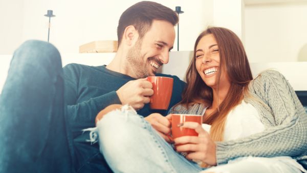 علاقة الصداقة إن وُجدت بين الزوجين فهي تقرّبهما كثيراً