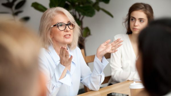 ليس عليك القيام بكل صغيرة وكبيرة في وظيفتك أو مجال عملك