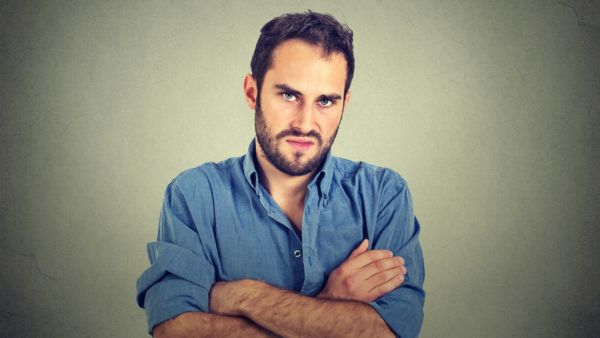 كن موازناً بين العناد وعلاقتك مع البيئة التي حولك