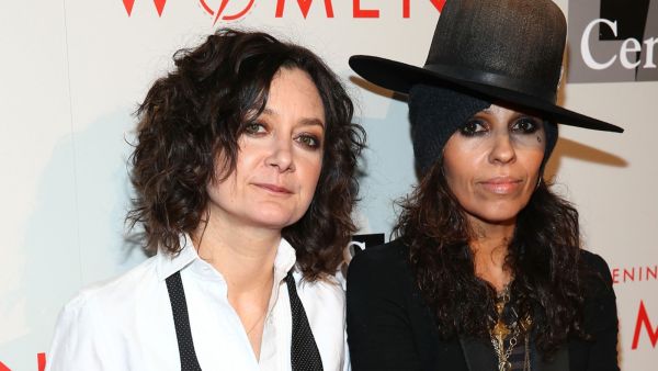 سارة جيلبيرت وليندا بيري