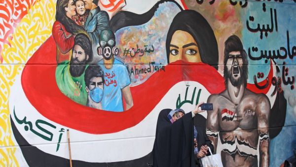 Iraqi political leaders face a midnight deadline today to choose a new prime minister to run a country shaken by months of unprecedented street protests that have left hundreds dead. AHMAD AL-RUBAYE / AFP