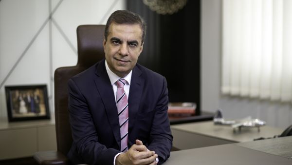 الرئيس التنفيذي لـ مجموعة العربية للطيران ينال جائزة لورييت 2020 المرموقة تكريماً لاستراتيجة الشركة الاستثنائية