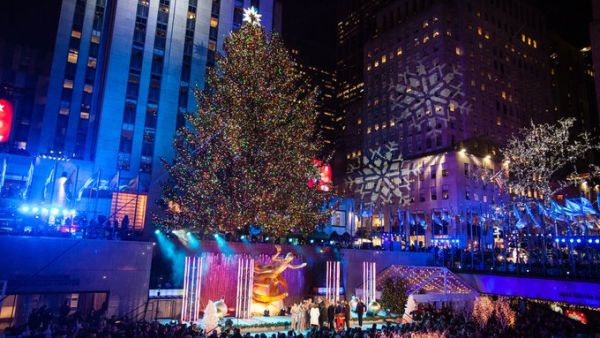 The lighting of the Rockefeller Center Christmas Tree (Twitter)