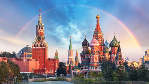 Panoramic view of the Red Square with Moscow Kremlin and St Basil's Cathedral with rainbow (Shutterstock)	