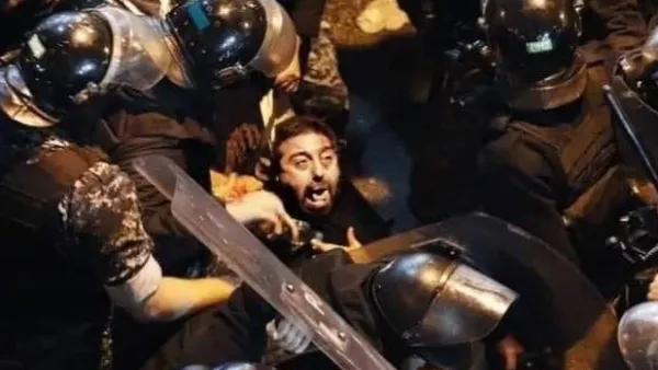 تشهد المصارف بشكل شبه يومي إشكالات بين الزبائن الذين يريدون الحصول على أموالهم وموظفي المصارف العاجزين 