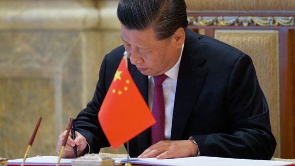 Chinese President Xi Jinping touched down in Myanmar's capital, January 17 on a state visit aimed at buttressing the embattled government of Aung San Suu Kyi and driving through multi-billion-dollar infrastructure deals. Thet Aung / AFP