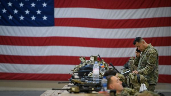 U.S. troops from the Army's 82nd Airborne Division wait at Green Ramp before they head out for a deployment to the Middle East on January 4, 2020 in Fort Bragg, North Carolina. (AFP/ File Photo)