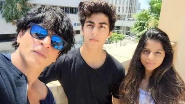 شاروخان برفقة ابنه آريان وابنته سوهانا خان