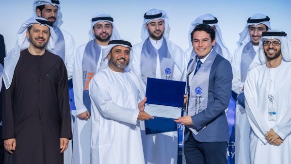 خلال الحدث جامعة خليفة تكرم أعضاء برنامج القادة الشباب لطاقة المستقبل 2019