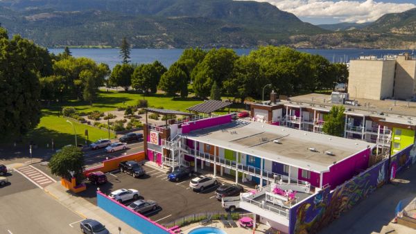 Hotel Zed, Canada (Twitter)