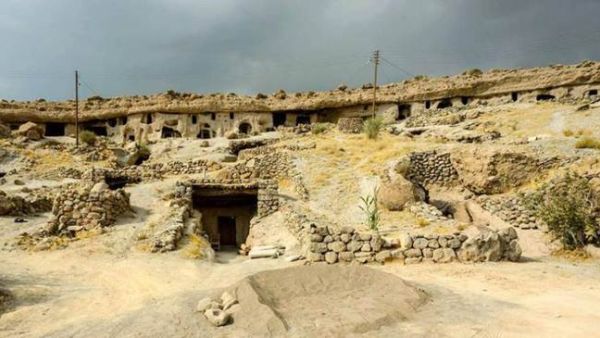 The the 400 cave-houses (Twitter)