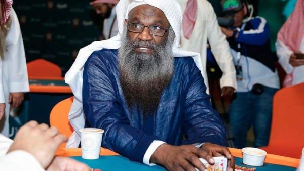 Former Imam of the Holy Mosque of Makkah, Adil Al-Kalbani (Twitter)