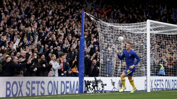 باركلي يحتفل بهدفه