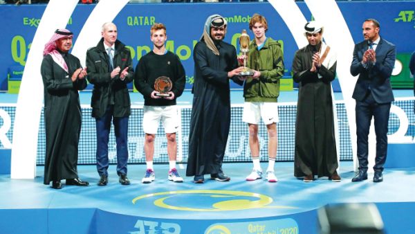 روبليف يظفر باللقب