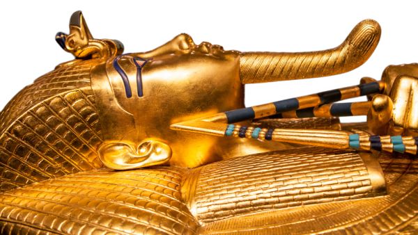 Isolated golden egyptian Tutankhamun's sarcophagus (Shutterstock)	