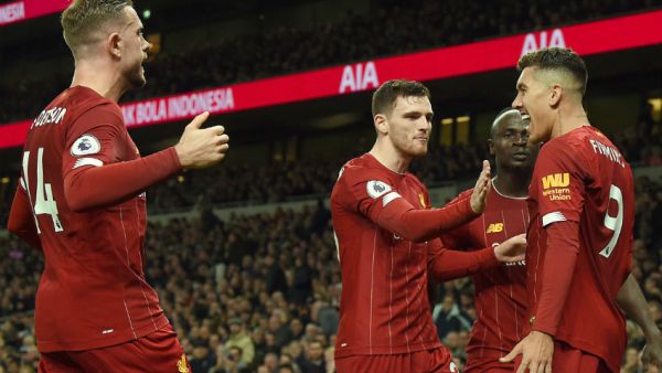 فيرمينو (يمين) يقود الريدز للفوز