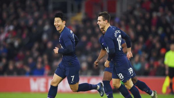 فرحة لاعبي توتنهام لم تكتمل بالهدف