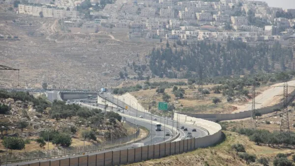 العساف : الصفقة هدفها الأستراتيجي بقاء الفلسطينيين على ١١بالمئة من اراضي عام ٦٧ .