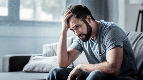  وجود حالة من التردد تصيب بعض المرضى أو ذويهم في اتخاذ القرار بالخضوع للعمل الجراحي