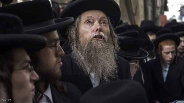 قررت العائلة مقاضاة الشركة، مدعية أن الموظفين "علقوا على عقيدتهم اليهودية"