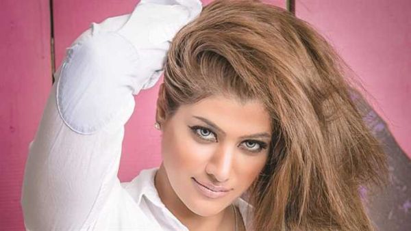 الإعلامية ليال أسد