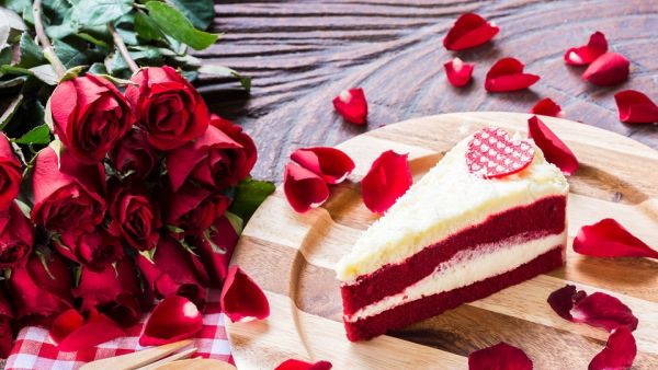 Dine under the stars with special treats and valentine cake Celebrate Valentine’s Day at Millennium Central Mafraq