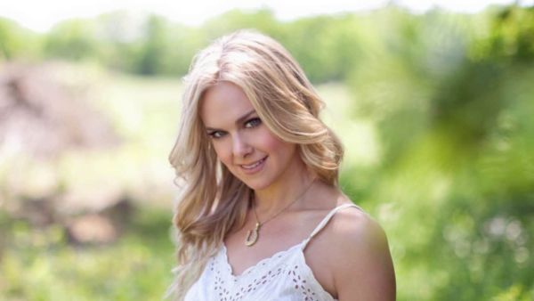 لورا بيل باندي