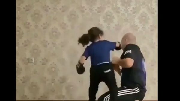 الطفلة الملاكمة