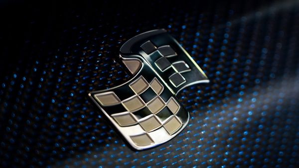 The collection boasts four colour combinations, utilising a mix of single-tone and two-tone amalgamations, reflecting the sporty nature synonymous with Black Badge. The collection boasts four colour combinations, utilising a mix of single-tone and two-tone amalgamations, reflecting the sporty nature synonymous with Black Badge.