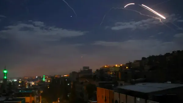 Syrian air defence batteries responding to what the Syrian state media said were Israeli missiles targeting Damascus, in a picture taken early on January 21st, 2019 (STR / AFP)