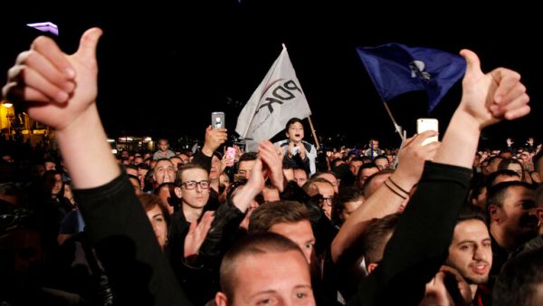 أول حكومة أوربية تسقط بسبب "الطريقة التي تعاملت بها مع تفشي الفيروس التاجي"