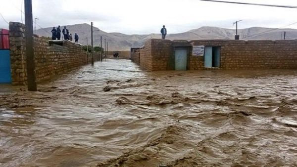 الفيضانات اجتاحت الأحد 8 محافظات ايرانية