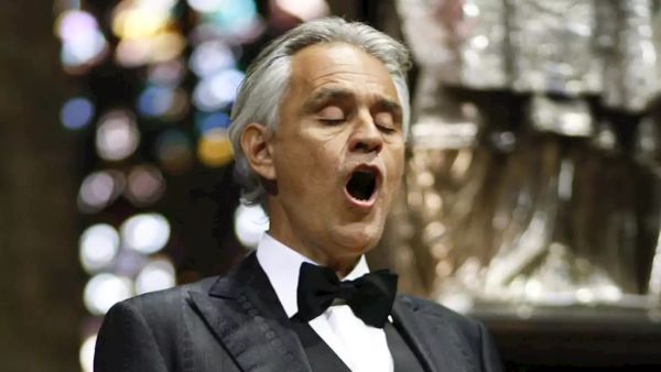 أندريه بوتشيلي